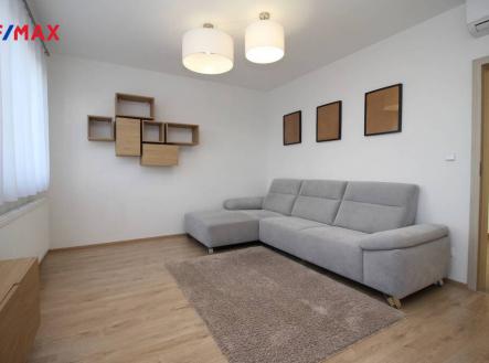 Pronájem bytu, 2+kk, 56 m²