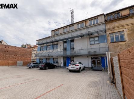 Pronájem kanceláře, 563 m²