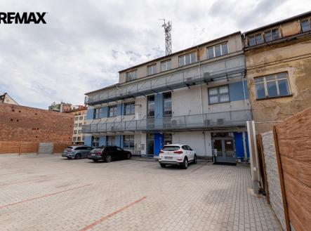 Pronájem kanceláře, 563 m²