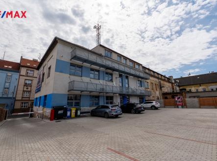 Pronájem kanceláře, 289 m²