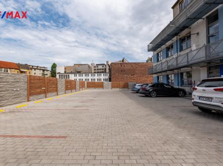 Pronájem kanceláře, 274 m²