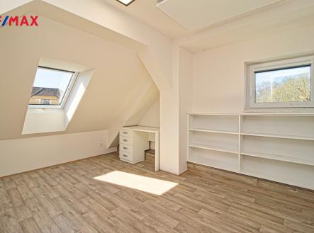 Pronájem bytu, atypický, 120 m²