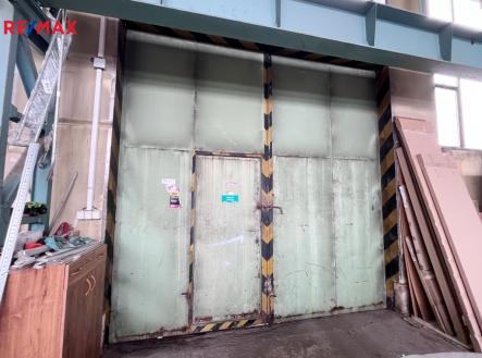 Pronájem skladovací prostor, 150 m²