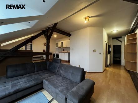 Pronájem bytu, 1+kk, 56 m²