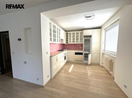 Pronájem bytu, 3+kk, 72 m²