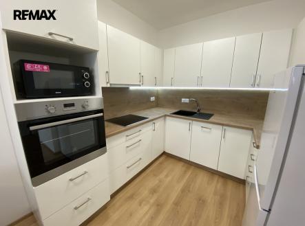 Pronájem bytu, 1+kk, 44 m²