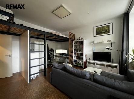 Pronájem bytu, 1+kk, 37 m²