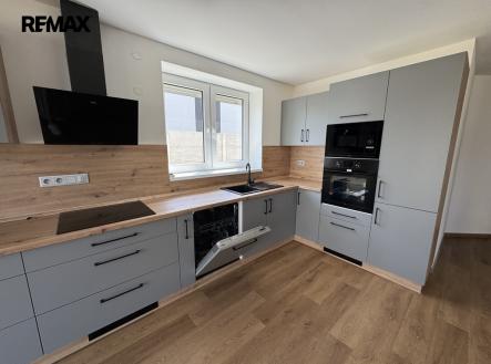 Pronájem bytu, 4+kk, 83 m²