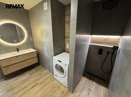 Pronájem bytu, 4+kk, 83 m²