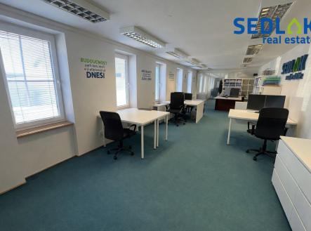 Prodej kanceláře, 72 m²