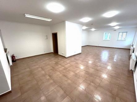 Pronájem - obchodní prostor, 53 m²