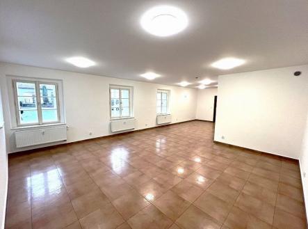 Pronájem - obchodní prostor, 53 m²