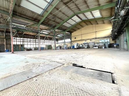 Pronájem výrobní prostor, 1 620 m²