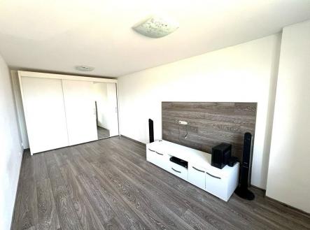 Pronájem bytu, 1+1, 37 m²