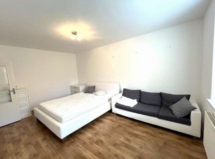 Pronájem bytu, 1+1, 37 m²