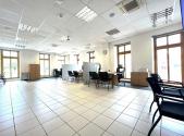 Pronájem obchodní prostory, 273 m²