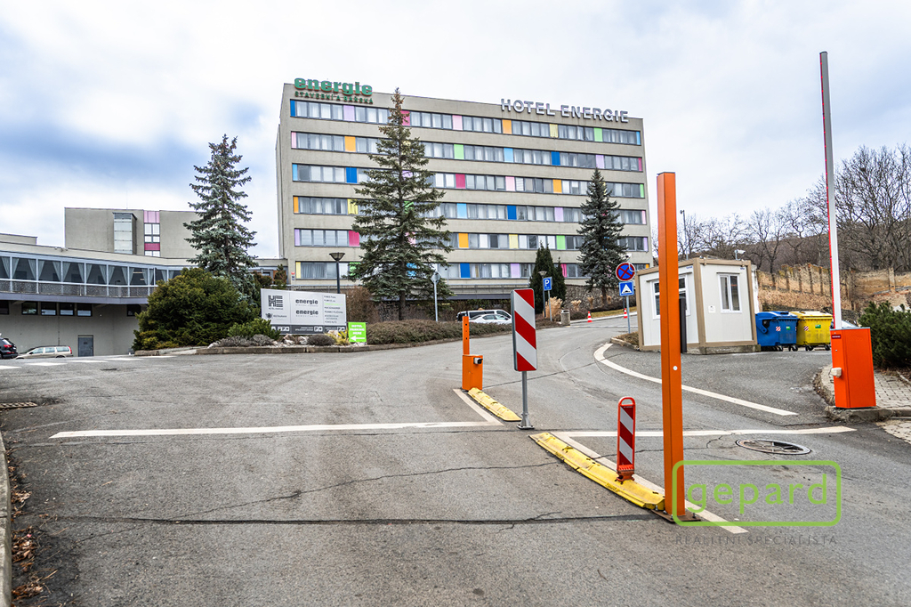 příjezd do areálu