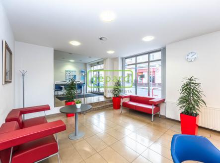 Pronájem obchodní prostor, 147 m²