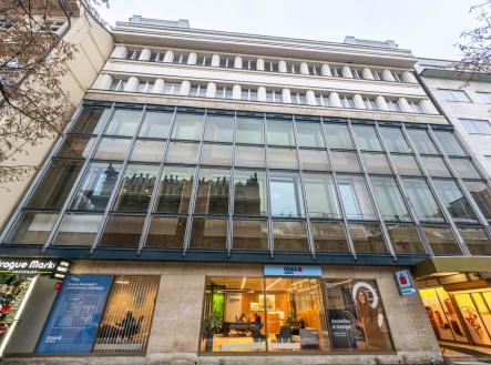 Pronájem kanceláře, 2 169 m²