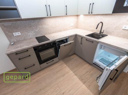 Pronájem bytu, 1+kk, 32 m²