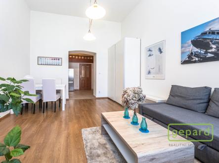 Pronájem bytu, 1+kk, 38 m²