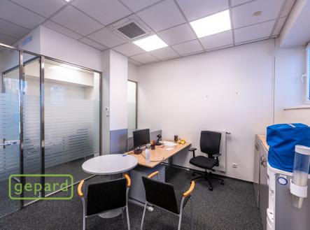 Pronájem obchodní prostory, 252 m²