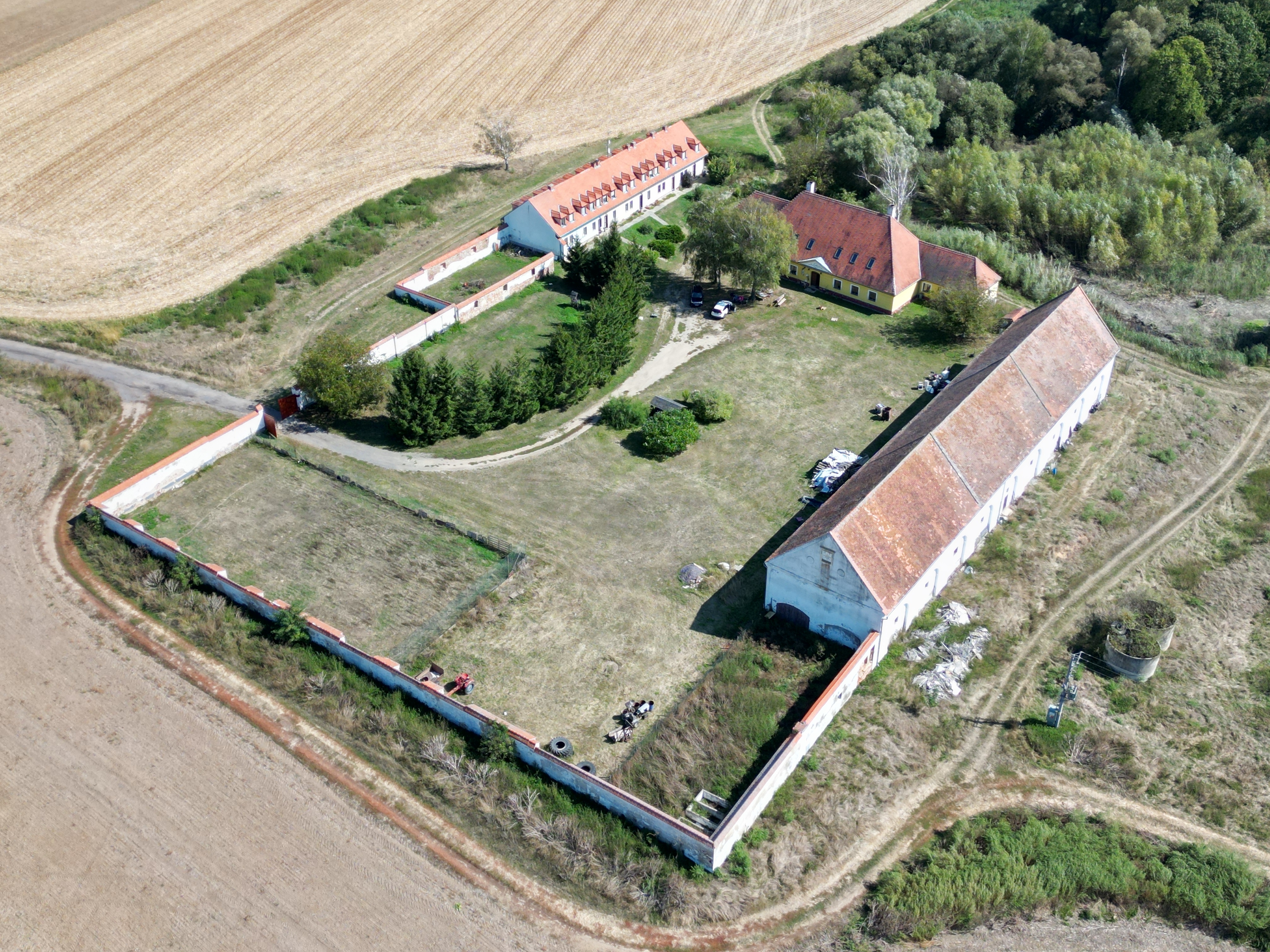 areál Němčický Dvůr ve Střelicích, okr. Znojmo