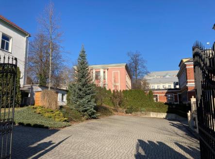 Prodej - kanceláře, 741 m²