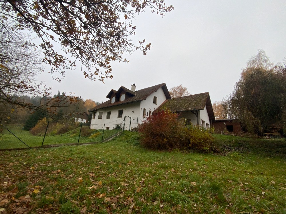 E-veřejná soutěž rodinného domu, podíl 1/2, kat. území Újezd Svatého Kříže