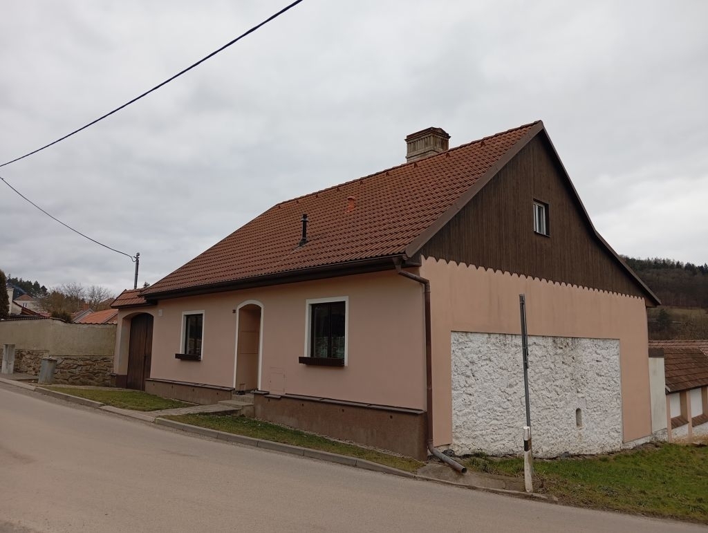 Dražba id. podílu  1/3 na rodinném domě č. p. 38, Heroltice + na pozemcích, opakovaná dražba