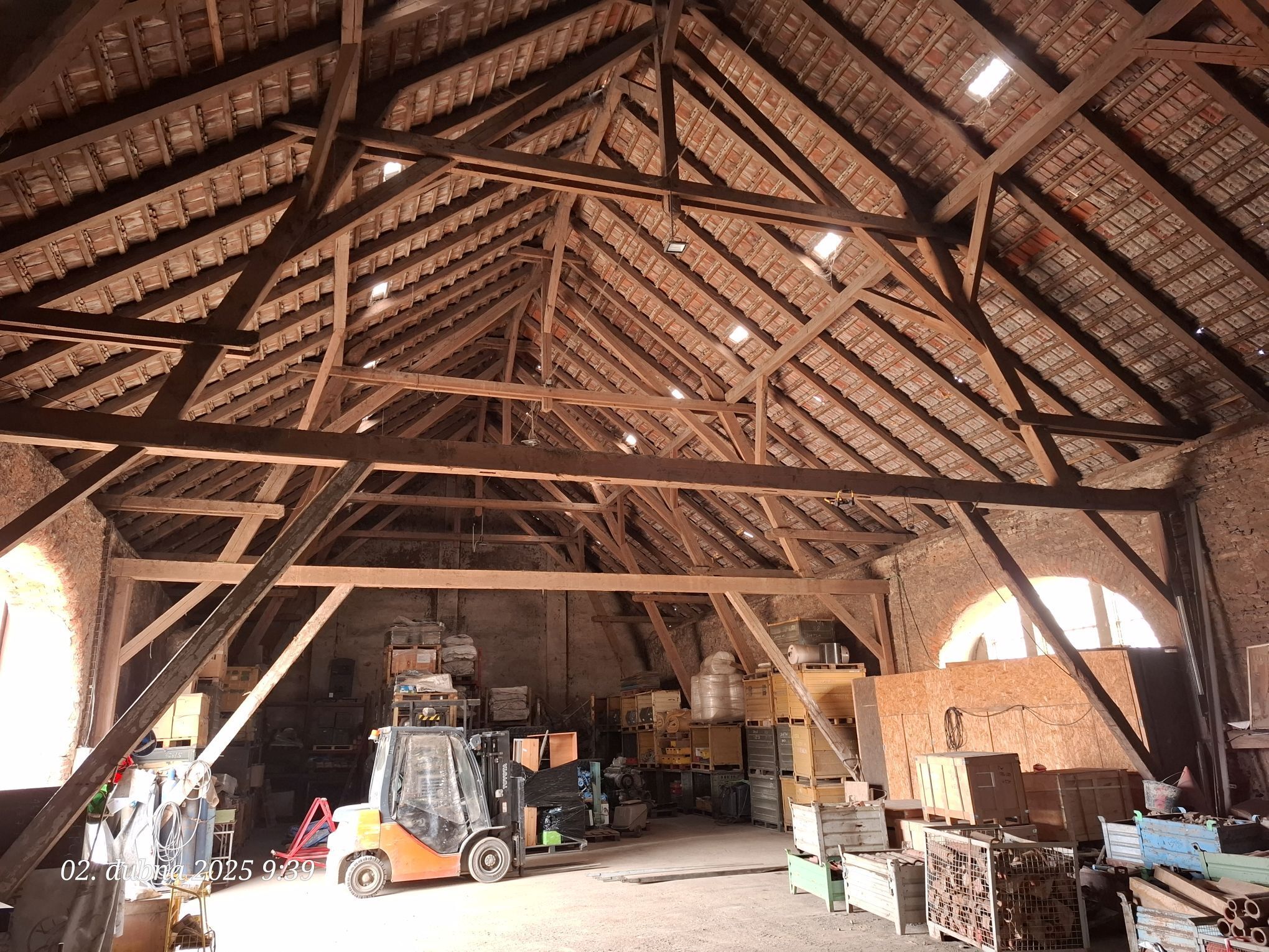 Dražba zemědělského areálu Jesenice, opakovaná dražba