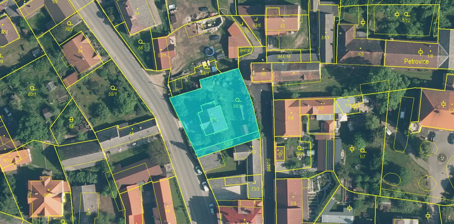 1/8 podíl na R.D. č.p. 137 a zahradě, LV 177 v obci Petrovice, okres Příbram