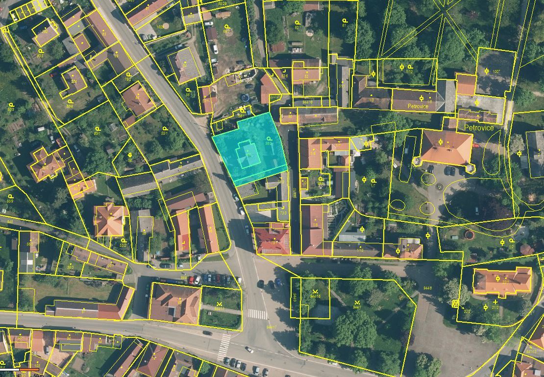 1/8 podíl na R.D. č.p. 137 a zahradě, LV 177 v obci Petrovice, okres Příbram