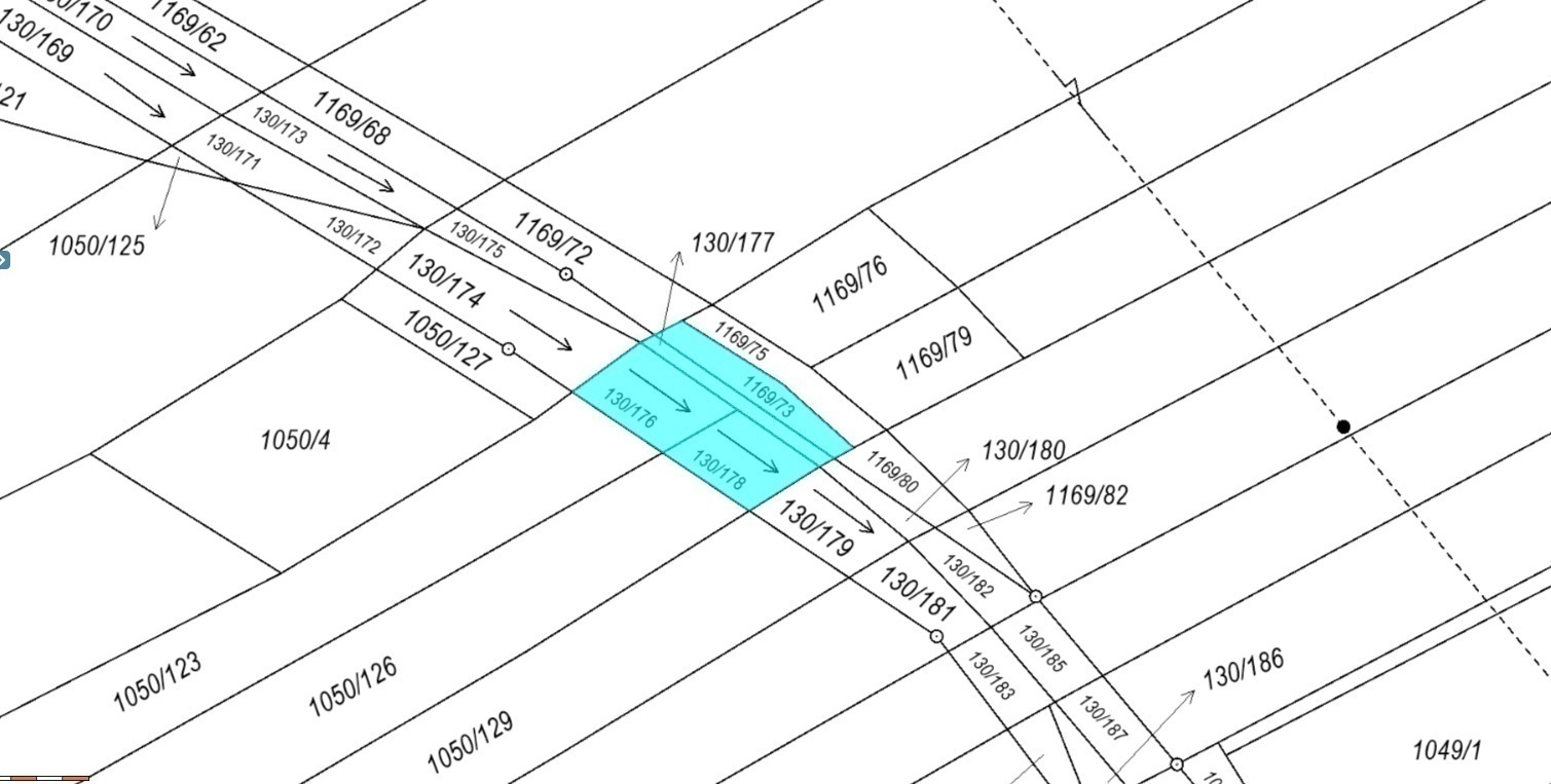 Vodní plochy a orná půda o výměře 174 m2, podíl 1/1, katastrální území Babice u Uherského Hradiště, 