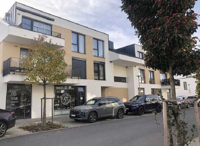 byt 3+kk v obci Vysoký újezd u Berouna + venkovní parkovací místo