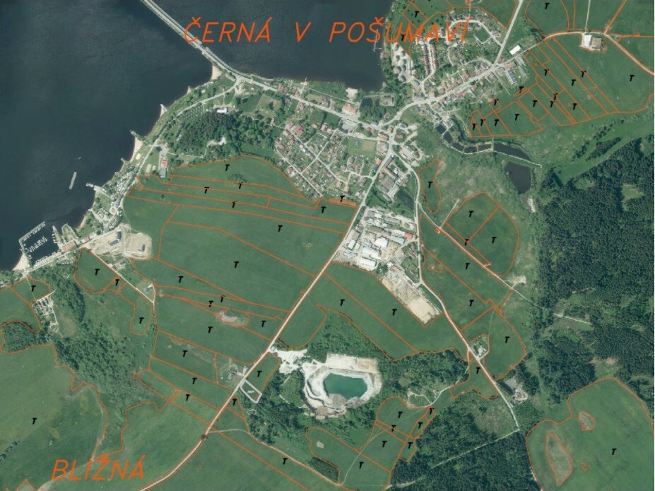 Pozemek o výměře 2986 m2, Černá v Pošumaví