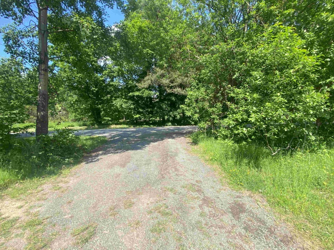 Pozemek o velikosti 2300m2,  Býkov