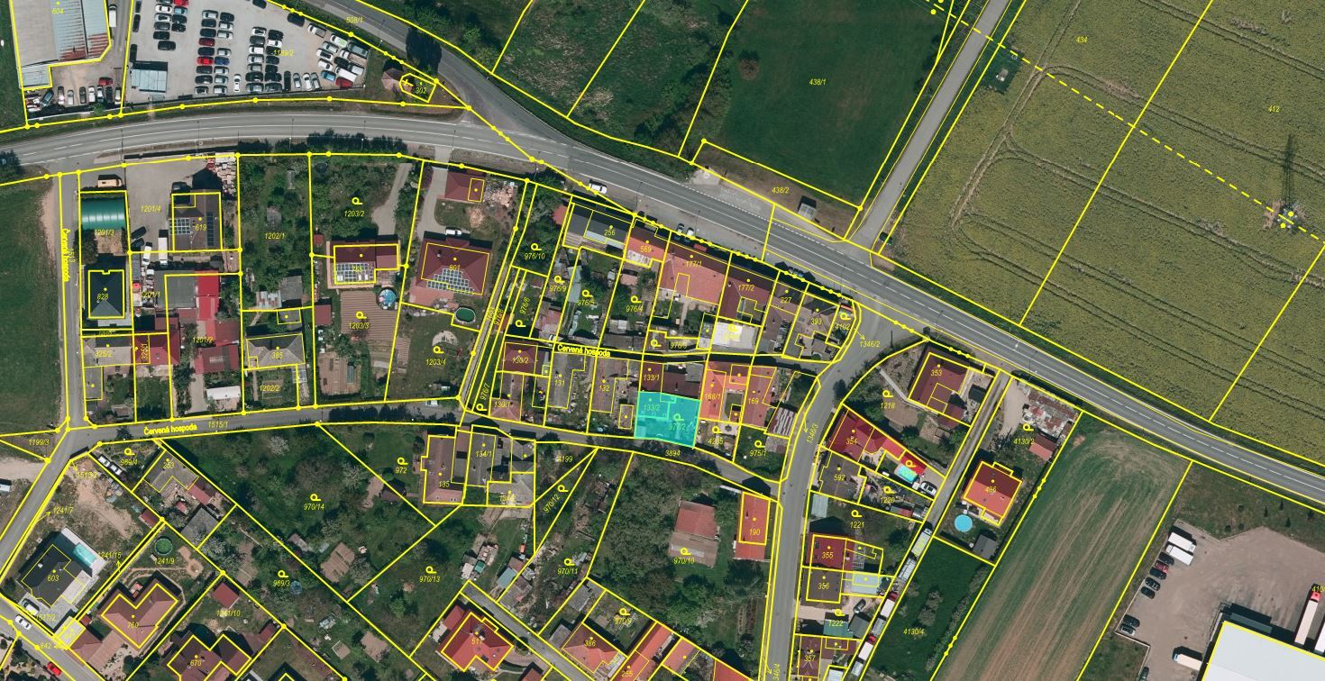 1/6 podíl na RD č.p. 166, LV 27 v obci Stařeč, okres Třebíč