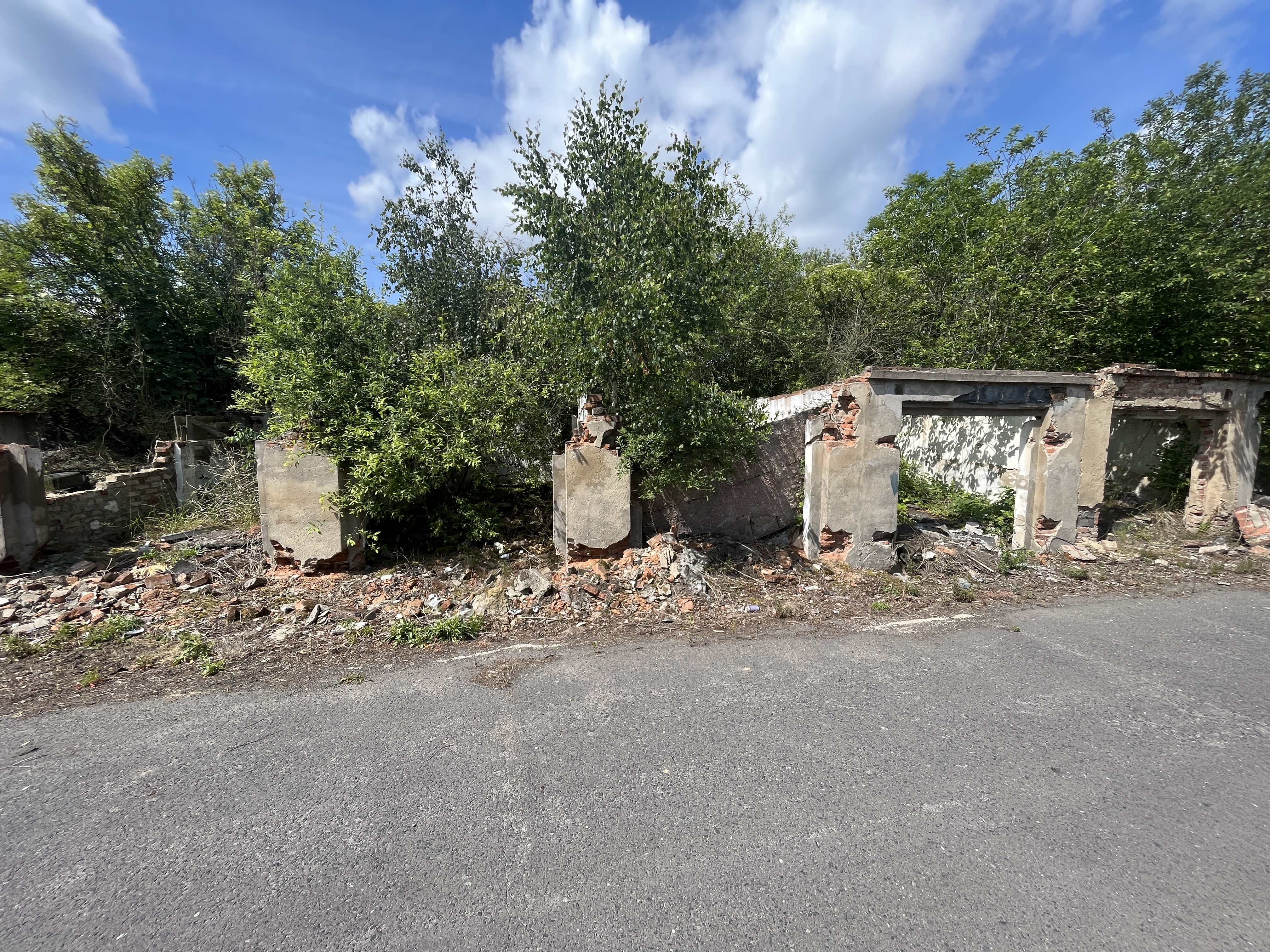 garáže v k.ú. Kopisty, okres Most