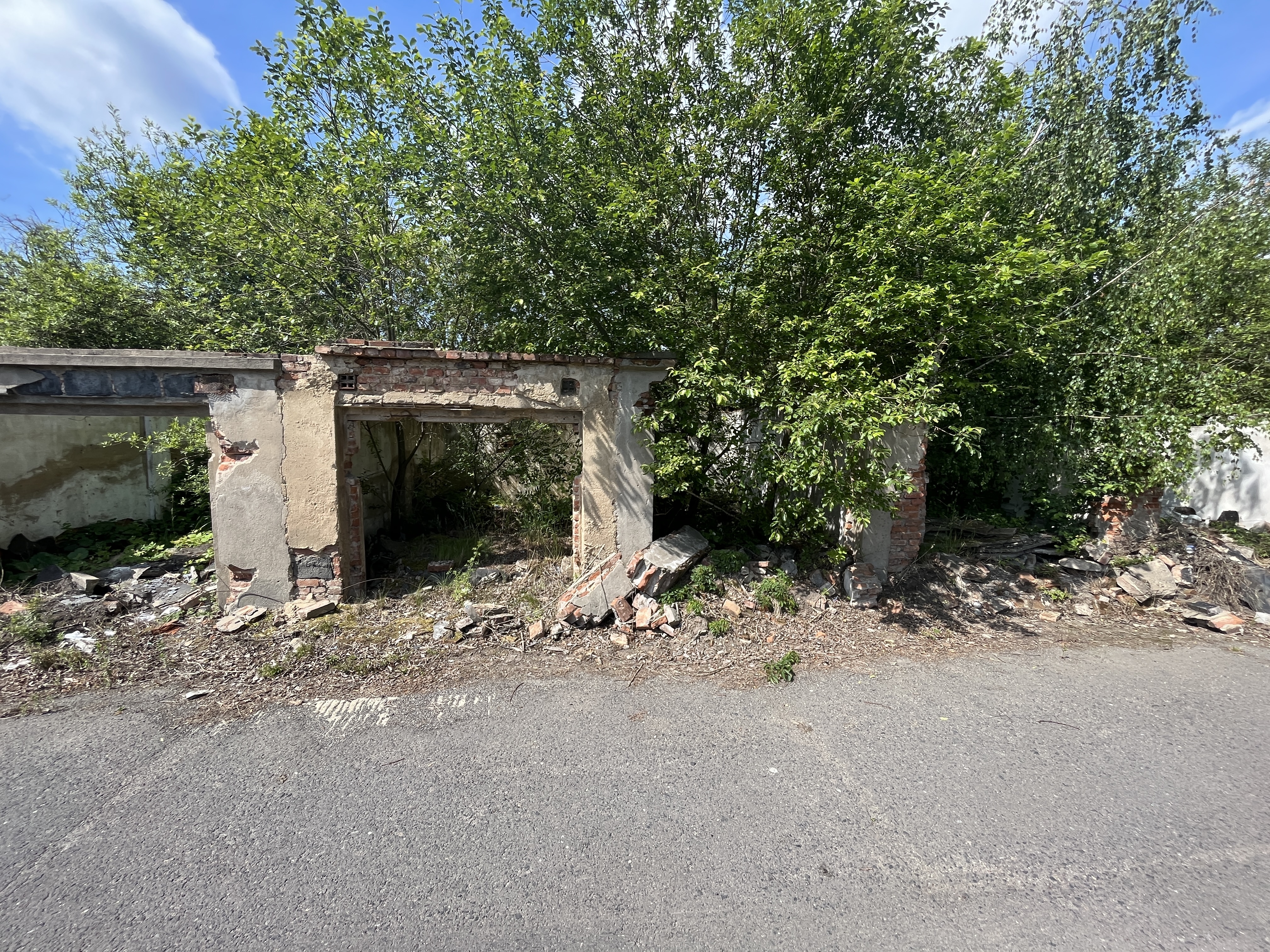 garáže v k.ú. Kopisty, okres Most