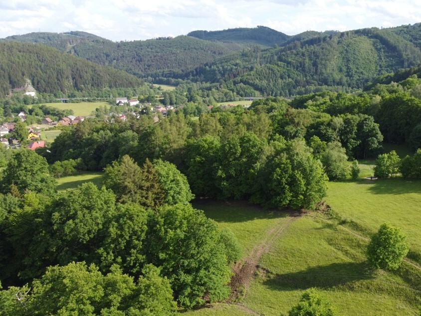 Pozemek o velikosti 2481m2, Hněvkov