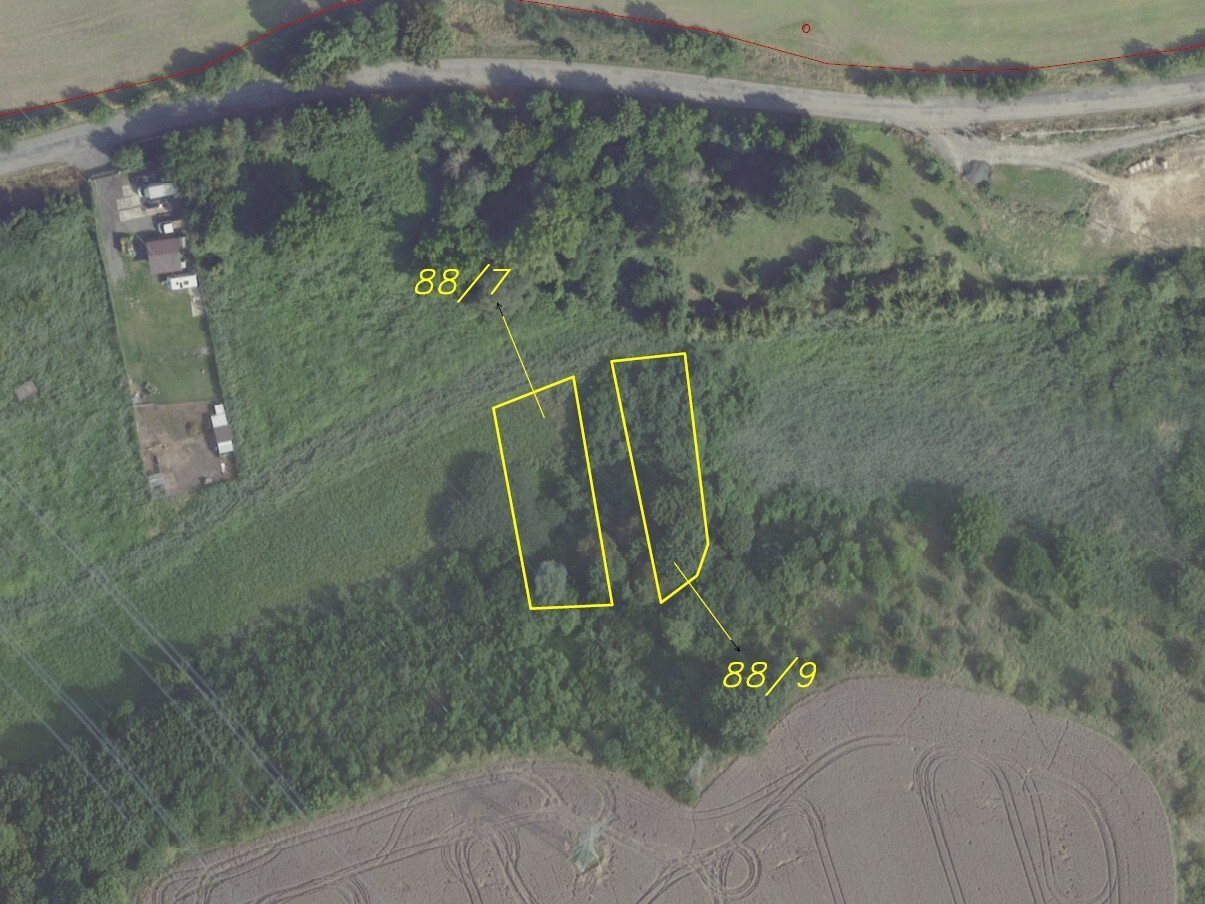 Pozemek o velikosti 1366m2, Popovice u Brandýsa nad Labem