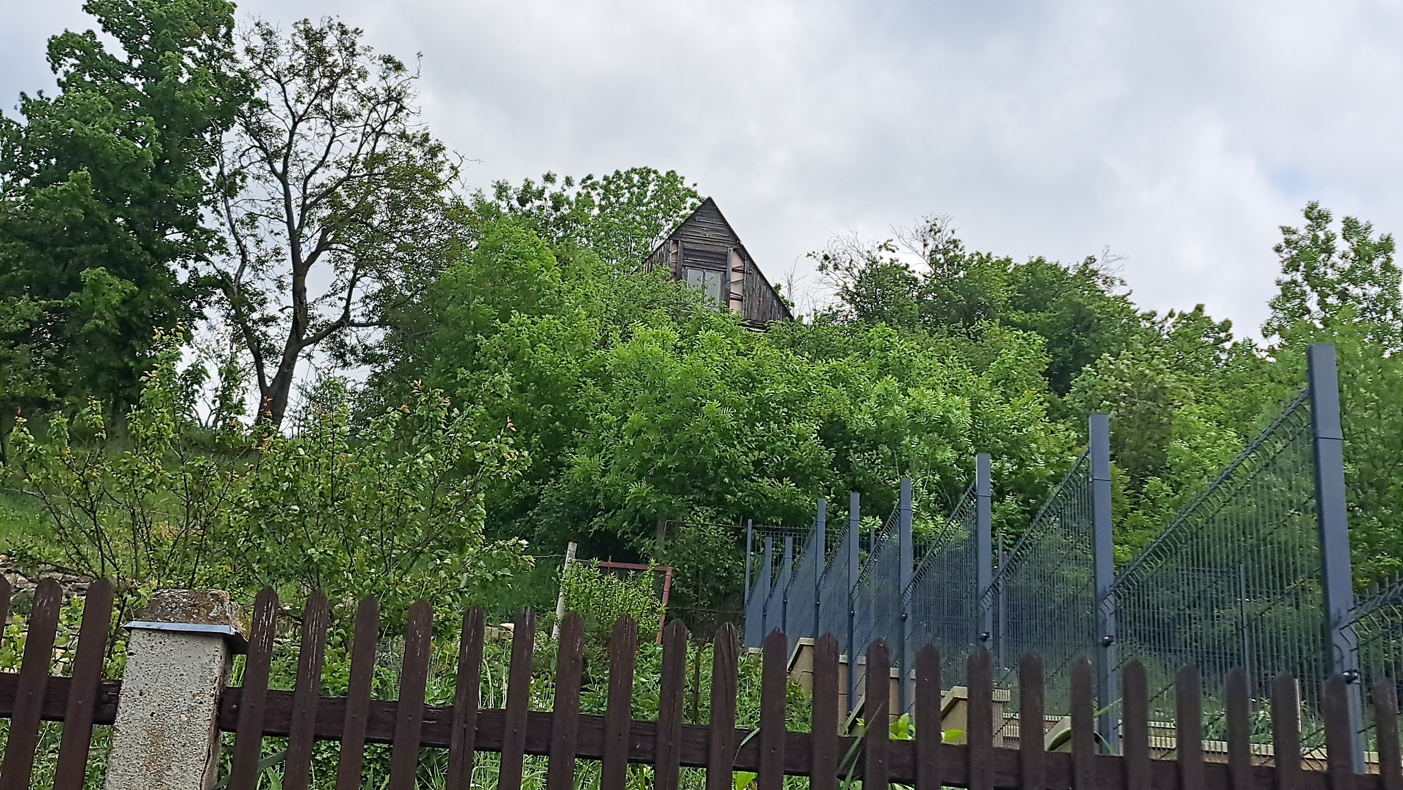 ideální podíl 1/2 stavby - rod. rekreace v k.ú. Velké Žernoseky, okres Litoměřice, opakovaná dražba