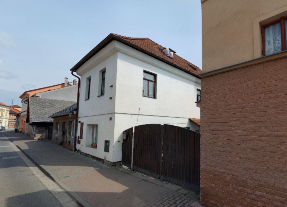 id. 1/3 rodinného domu se zahradou v k.ú. Hořice v Podkrkonoší, okres Jičín