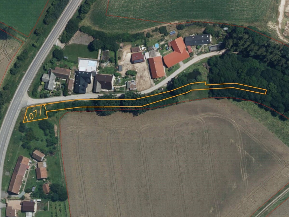 Pozemek o velikosti 1627m2, Svinišťany