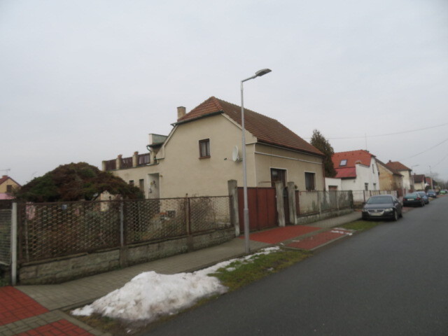 Rodinný dům o velikosti 392m2, Všechlapy, podíl 1/6