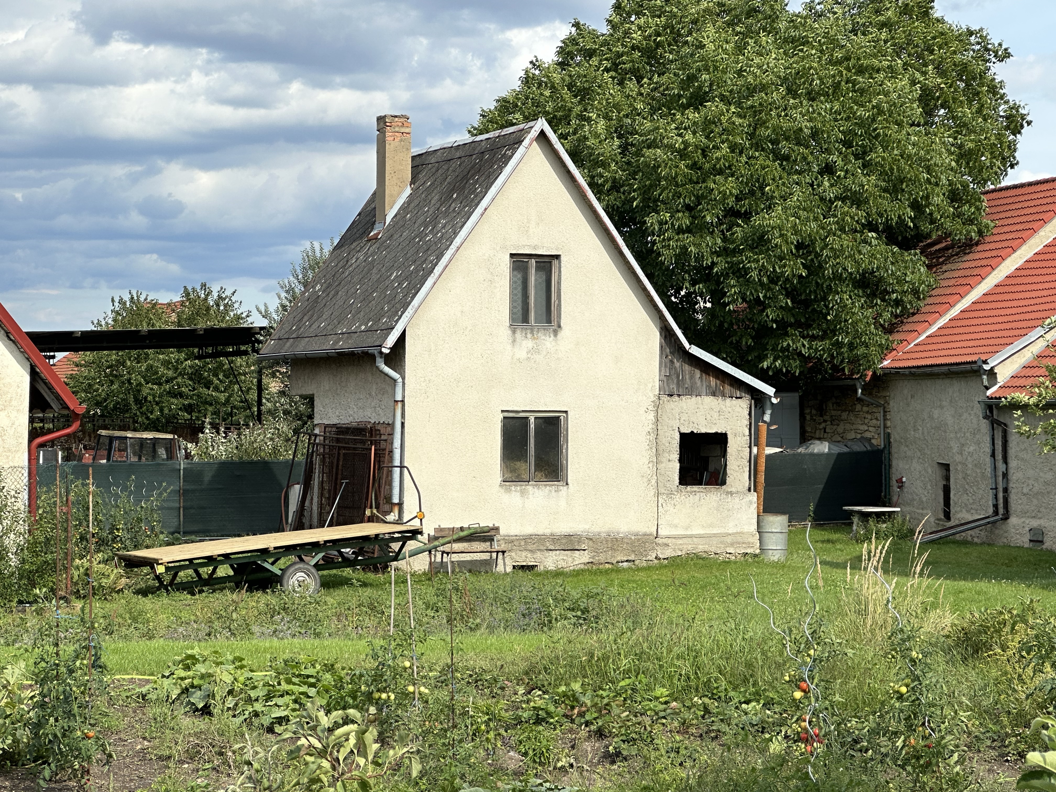 id. podíl 2/3 jiné stavby - rekreačního objektu v k.ú. Dubany, obec Libochovice, okres Litoměřice