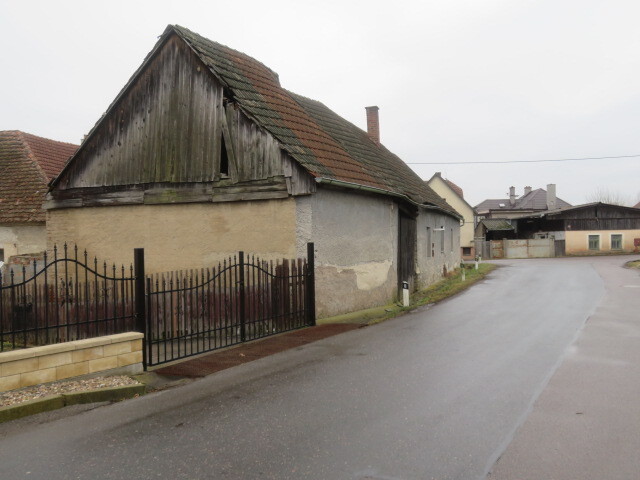 Rodinný dům o velikosti 437m2, Uhersko, podíl 1/3