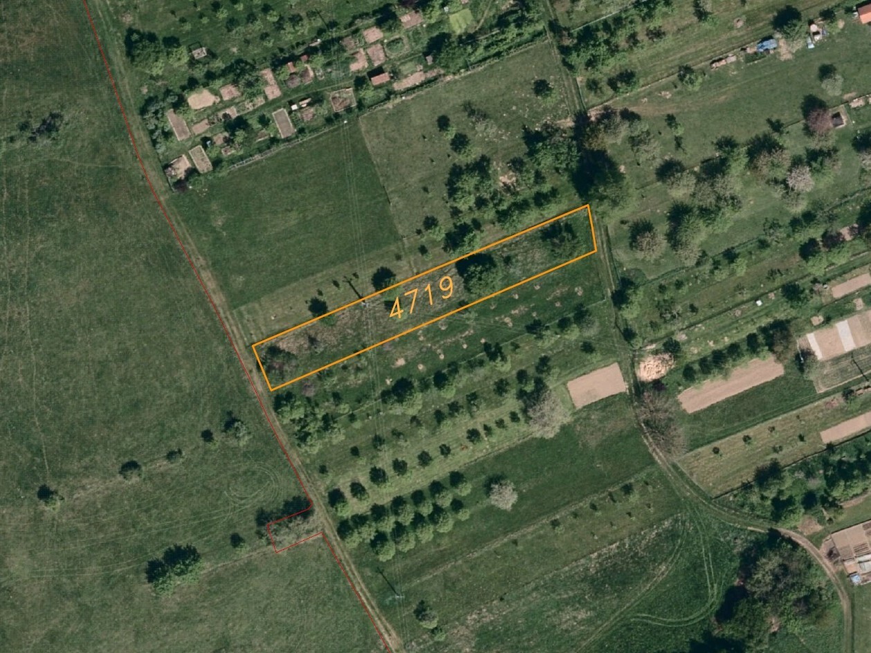 Pozemek o velikosti 1102m2, Nevšová