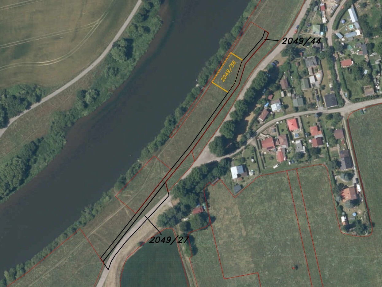 Pozemek o velikosti 601m2, Všenory